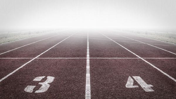 Wyjątkowe trofea dla sportowców – od pucharu do unikalnych upominków